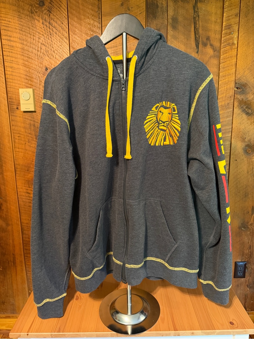 🎭 Disney The Lion King Musical Broadway Sleeve Fleece Hoodie Embroidered Large
